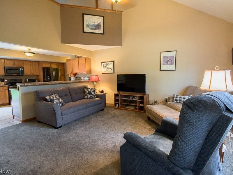 38604 Granite Drive , Willoughby, OH 44094 Photo 4