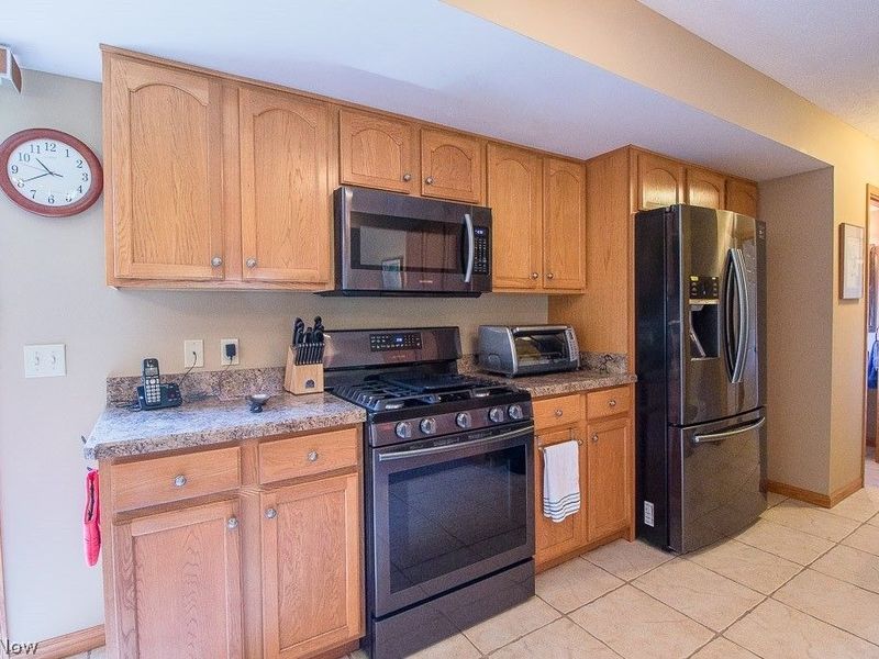 38604 Granite Drive , Willoughby, OH 44094 Photo 6