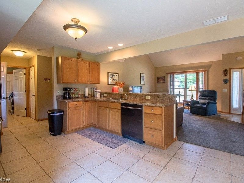 38604 Granite Drive , Willoughby, OH 44094 Photo 8