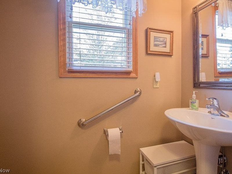 38604 Granite Drive , Willoughby, OH 44094 Photo 9