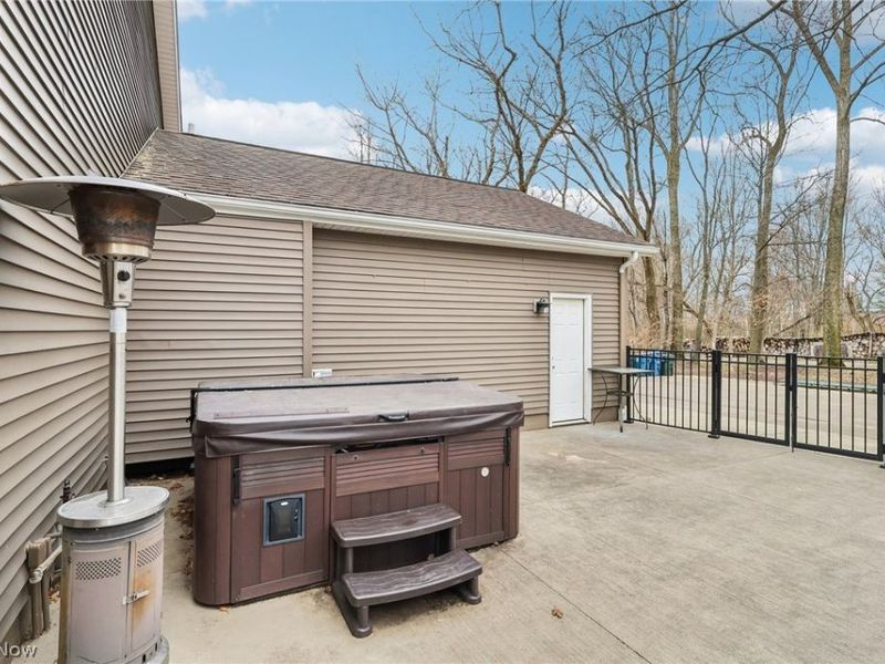 1835 Vermilion Road , Vermilion, OH 44089 Photo 3