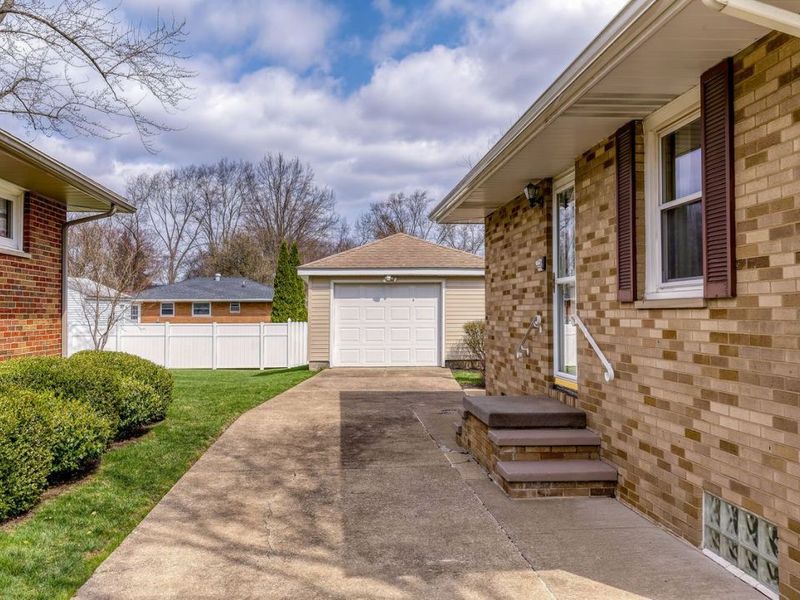 119 Alameda Avenue , Cuyahoga Falls, OH 44221 Photo 3