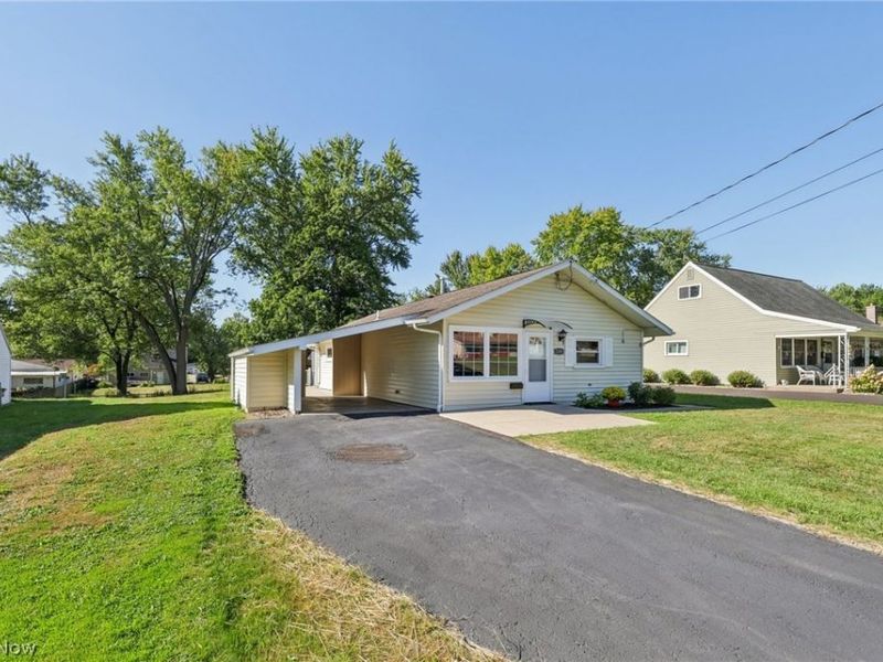 2295 Bel Aire Lane , Poland, OH 44514 Photo 2