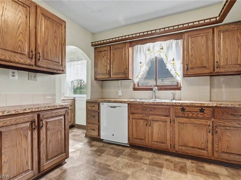 495 Whitney Avenue , Akron, OH 44306 Photo 10