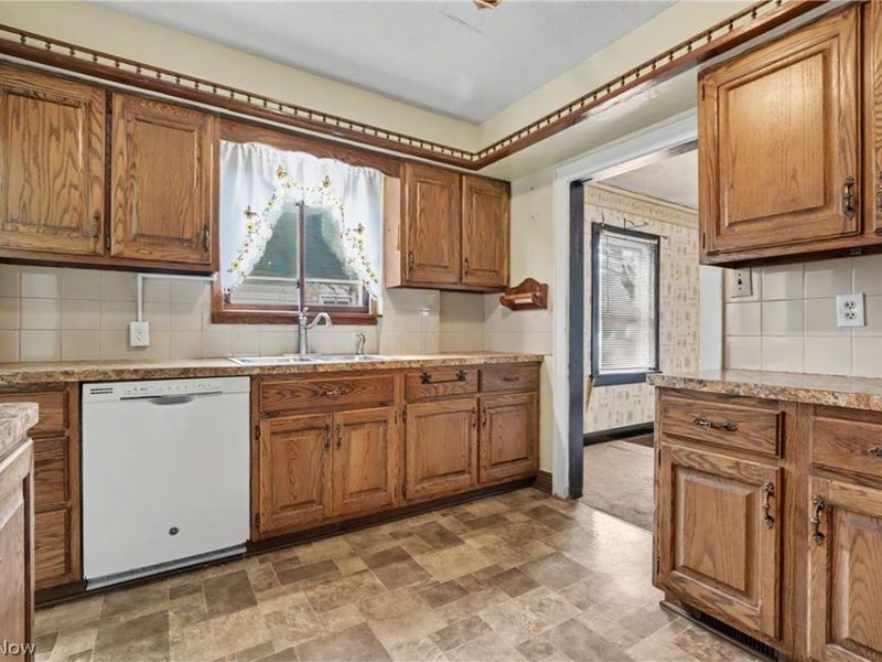 495 Whitney Avenue , Akron, OH 44306 Photo 11