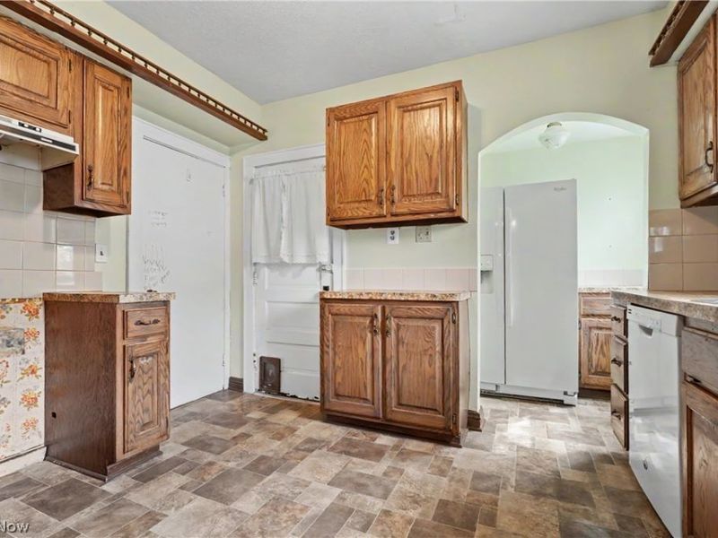 495 Whitney Avenue , Akron, OH 44306 Photo 9