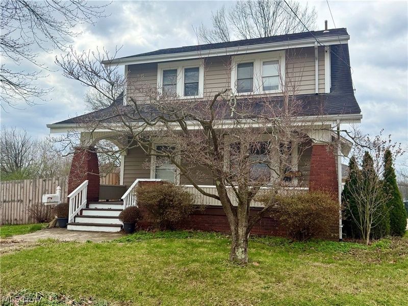 402 Adena Street NE, North Canton, OH 44720 Photo 1