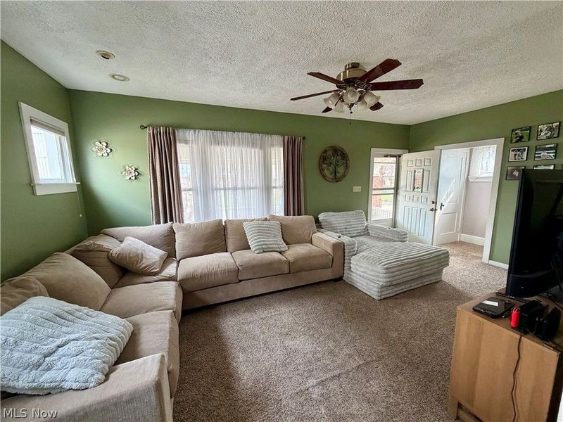 402 Adena Street NE, North Canton, OH 44720 Photo 11