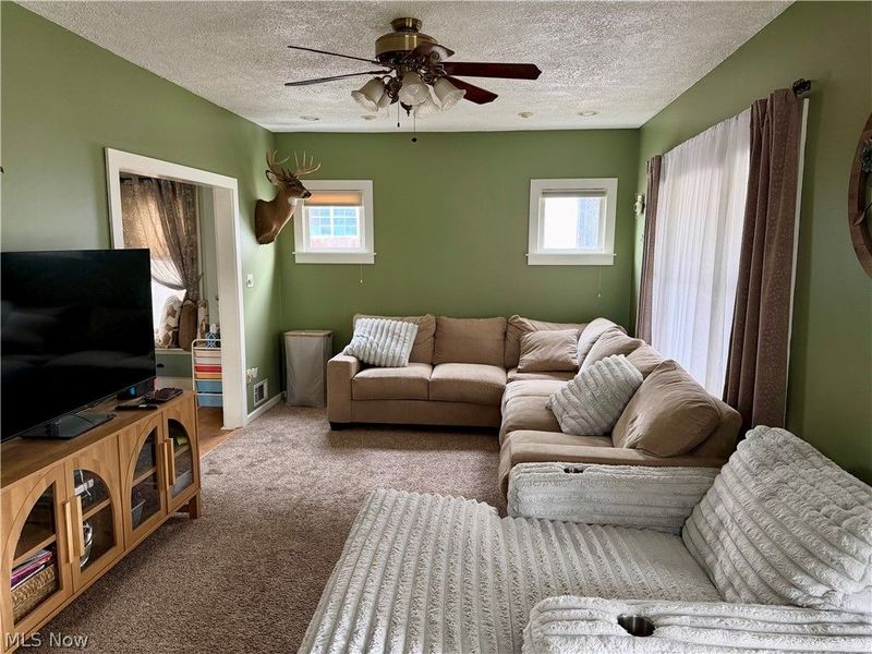 402 Adena Street NE, North Canton, OH 44720 Photo 12