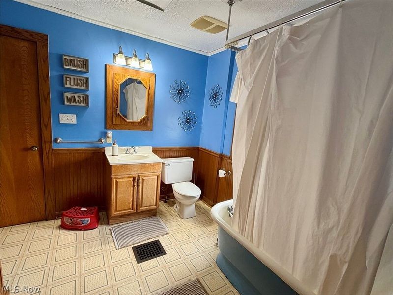 402 Adena Street NE, North Canton, OH 44720 Photo 30