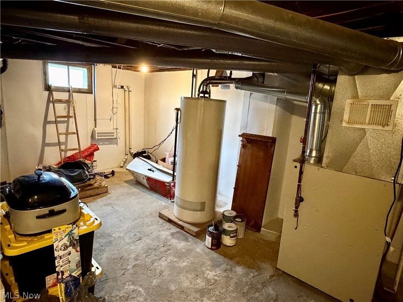 402 Adena Street NE, North Canton, OH 44720 Photo 32