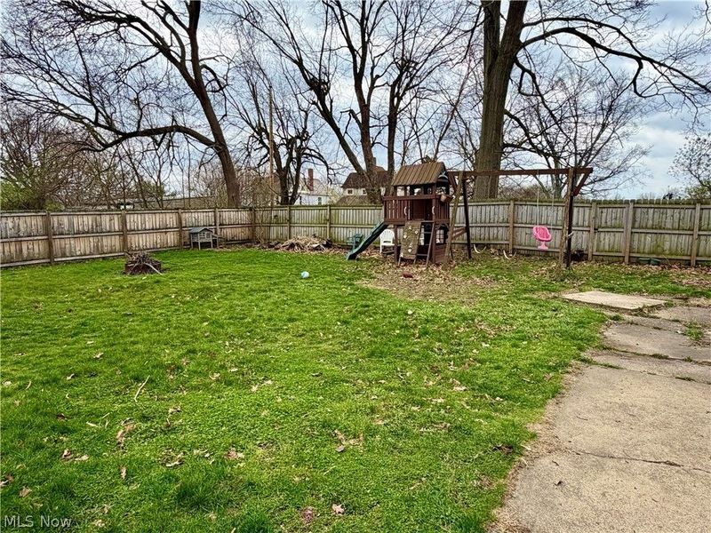 402 Adena Street NE, North Canton, OH 44720 Photo 8