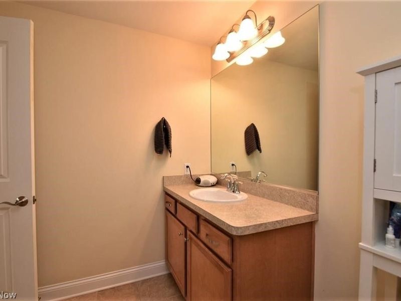 16800 Van Aken Boulevard , Unit 209, Shaker Heights, OH 44120 Photo 17