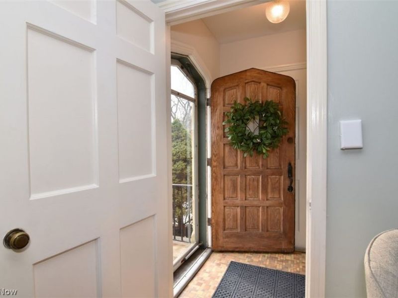 2556 Fenwick Road , University Heights, OH 44118 Photo 2