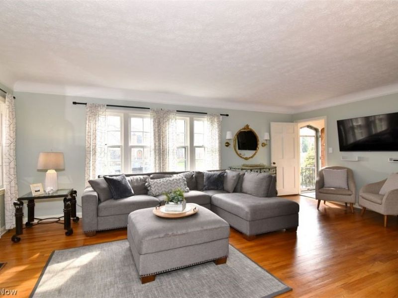 2556 Fenwick Road , University Heights, OH 44118 Photo 3