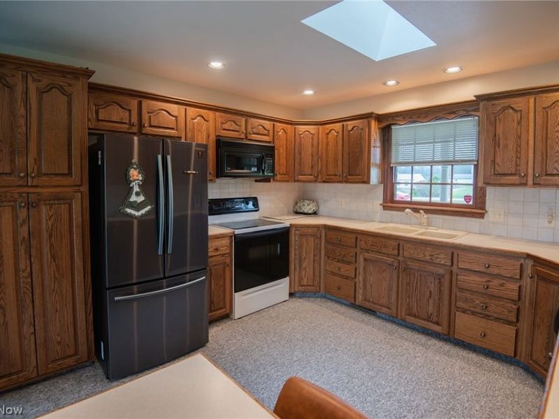 6424 Weaver Road, Berlin Center, OH 44401 Photo 7