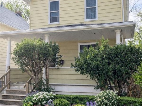 11825 Davis Court , Lakewood, OH 44107