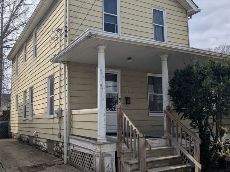 11825 Davis Court , Lakewood, OH 44107 Photo 4