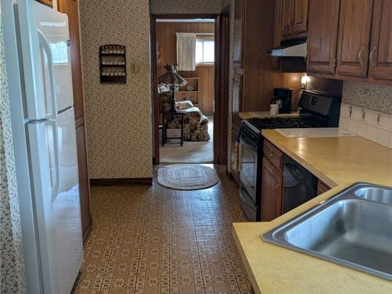 752 Leeman Drive, Akron, OH 44319 Photo 8