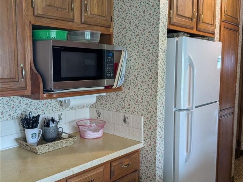 752 Leeman Drive, Akron, OH 44319 Photo 9