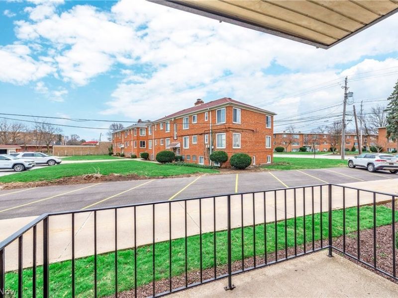 20312 Lorain Road , Unit 106, Fairview Park, OH 44126 Photo 23