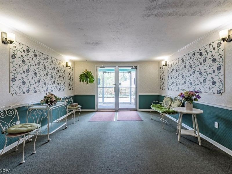 20312 Lorain Road , Unit 106, Fairview Park, OH 44126 Photo 3