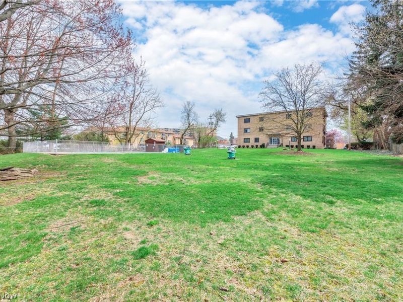 20312 Lorain Road , Unit 106, Fairview Park, OH 44126 Photo 30