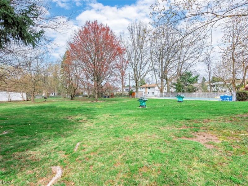 20312 Lorain Road , Unit 106, Fairview Park, OH 44126 Photo 31