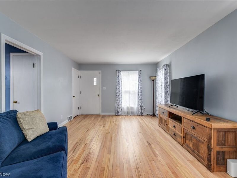 3408 W 151st Street , Cleveland, OH 44111 Photo 5