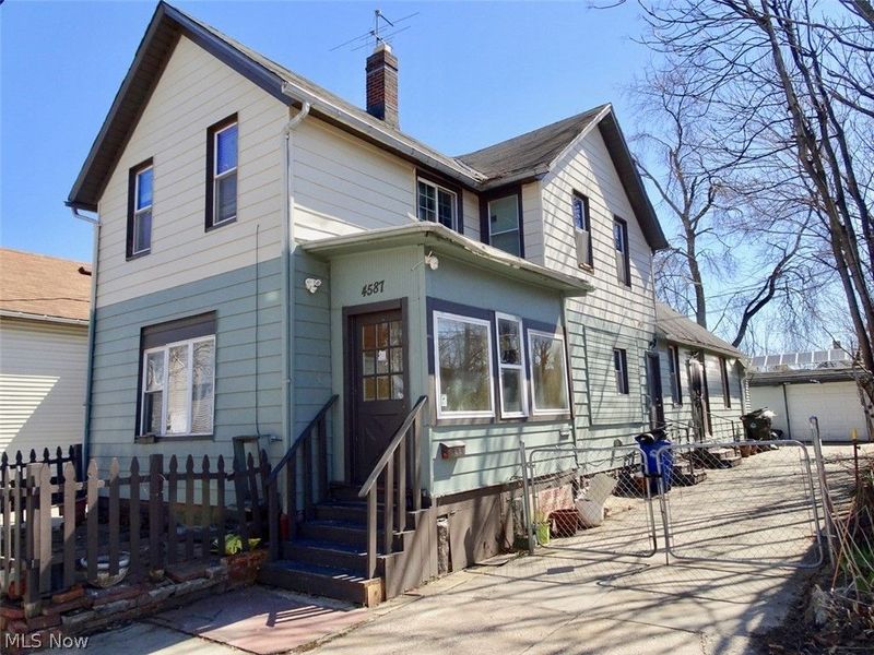 4587 Niessen Court , Cleveland, OH 44109 Photo 4