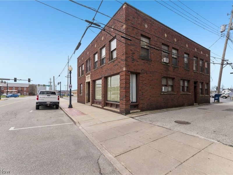 70 4th Street NW, Barberton, OH 44203 Photo 4