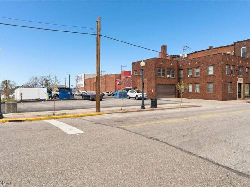 70 4th Street NW, Barberton, OH 44203 Photo 5