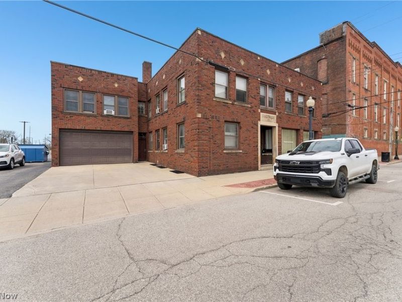 70 4th Street NW, Barberton, OH 44203 Photo 1