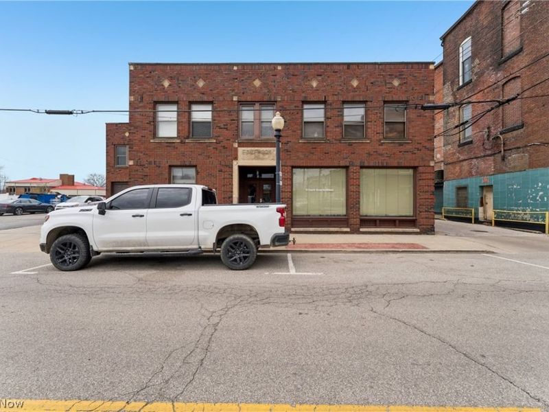 70 4th Street NW, Barberton, OH 44203 Photo 2