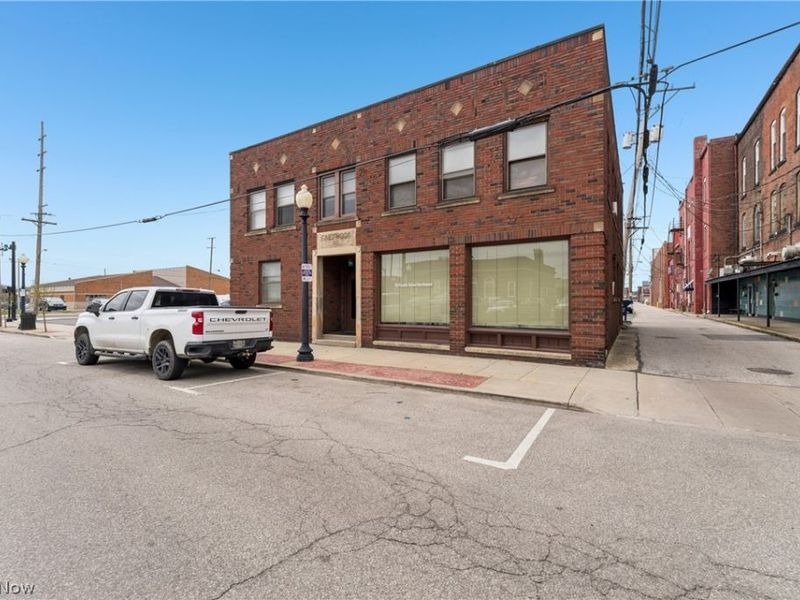 70 4th Street NW, Barberton, OH 44203 Photo 3