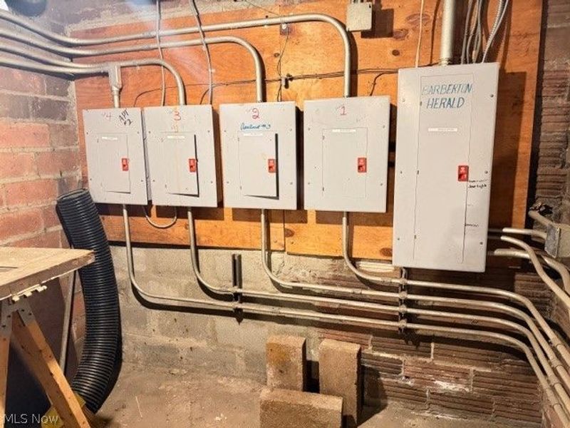 70 4th Street NW, Barberton, OH 44203 Photo 45