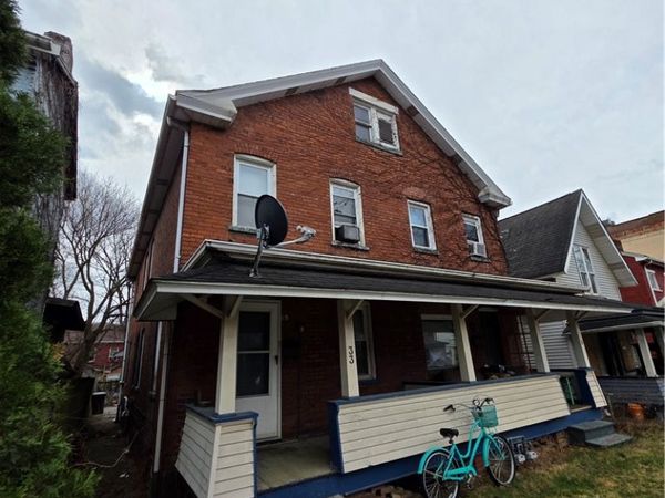 33 Wood St, Natrona Heights, PA 15065