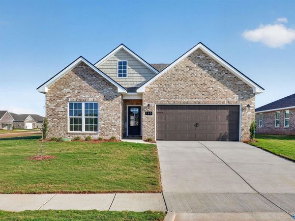 163 Heritage Lakes Boulevard, New Market, AL 35761