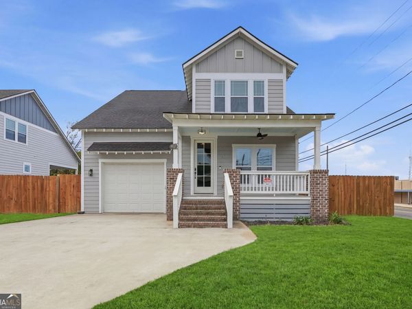 2001 E 38th Street, Savannah, GA 31404