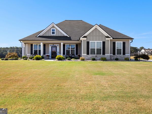 135 Graceton Farms Drive, Senoia, GA 30276