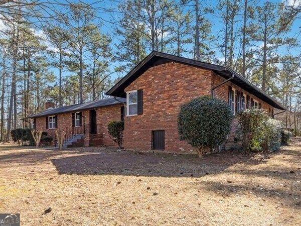 116 Lakepointe Court, Stockbridge, GA 30281