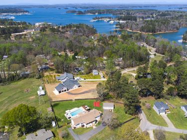 3296 Shoreland Drive, Buford, GA 30518