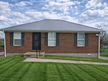 1229 E Irvine Street, Richmond, KY 40475