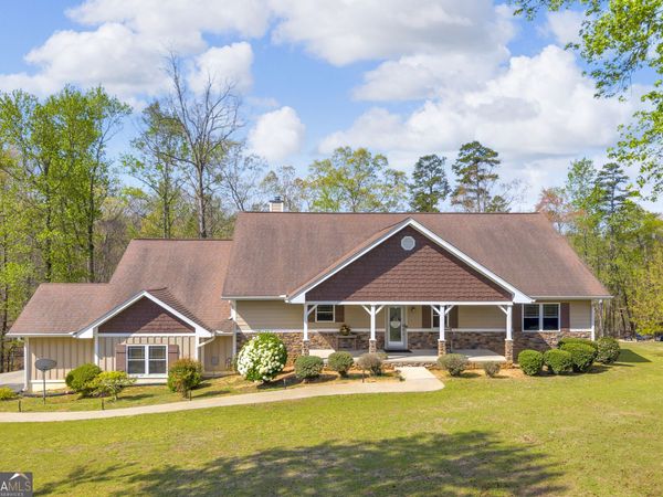 35 Villa Court, Hartwell, GA 30643