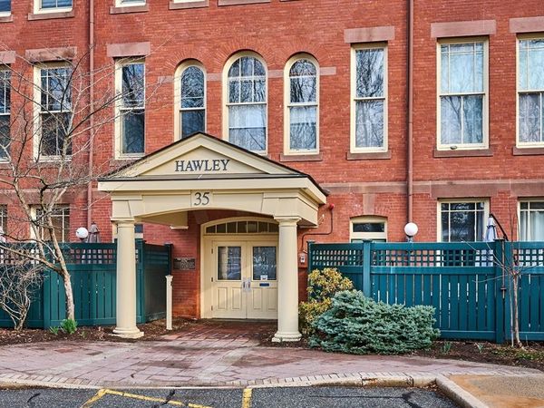 35 New South Street, Unit 409, Northampton, MA 01060