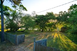 1022 Justin Avenue photo 4