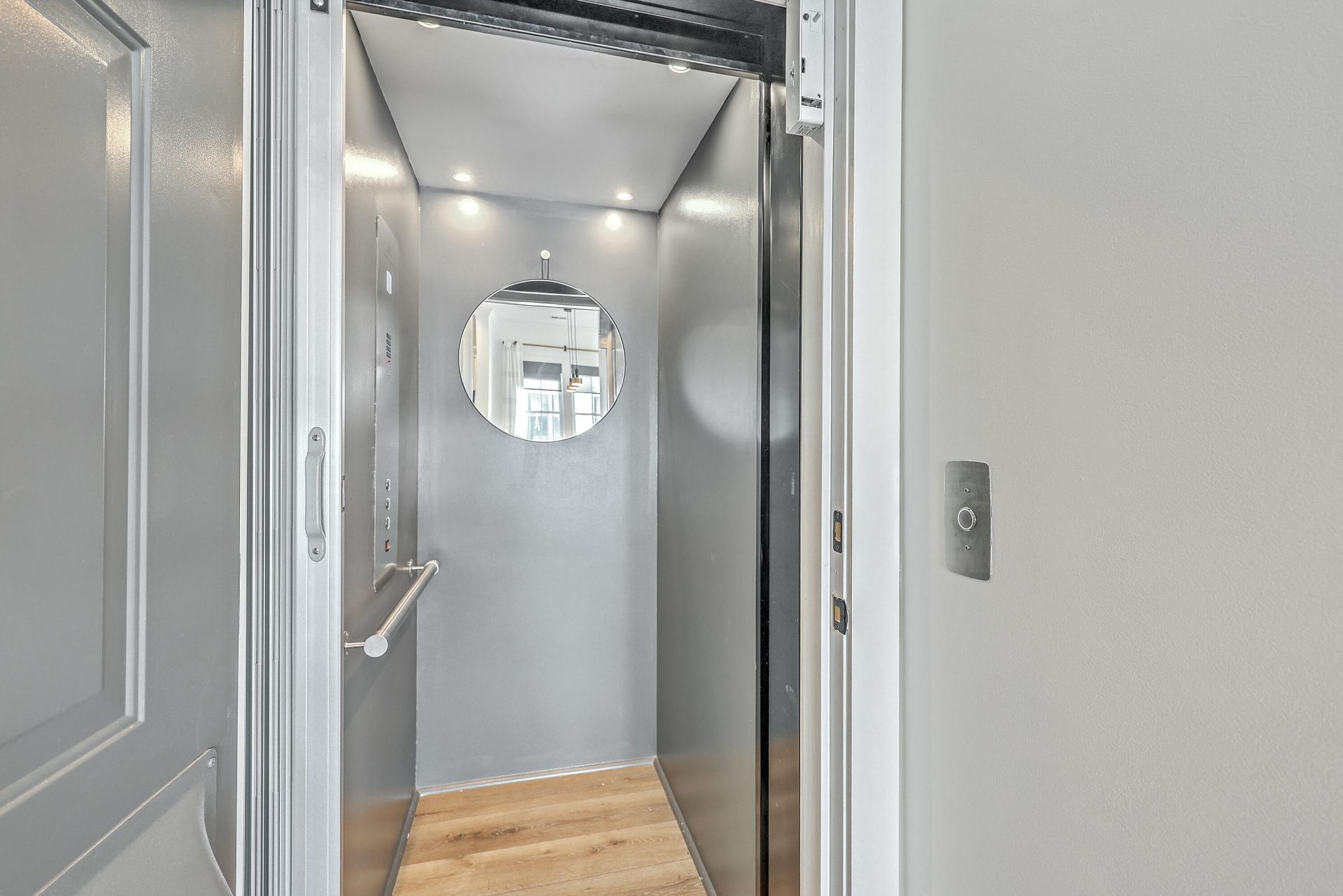 1216 Gatch Court Photo 16