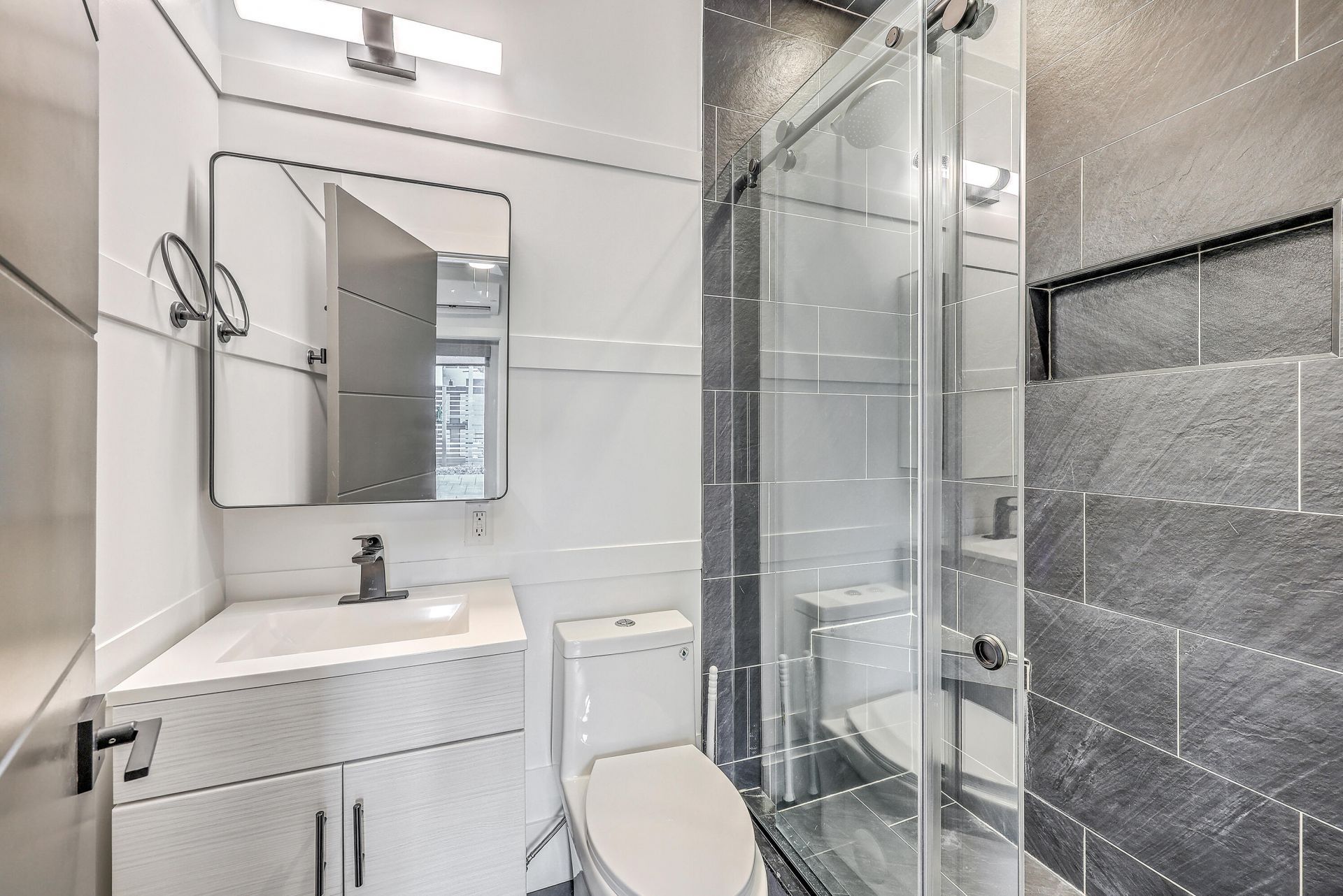 1216 Gatch Court Photo 33