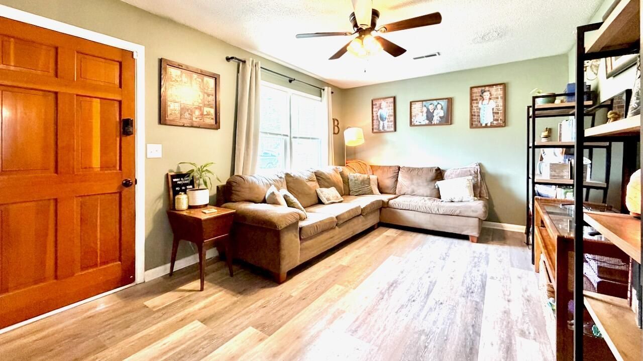 4520 Garwood Drive Photo 6