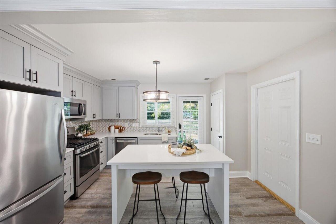 1114 Yeamans Hall Road Photo 6